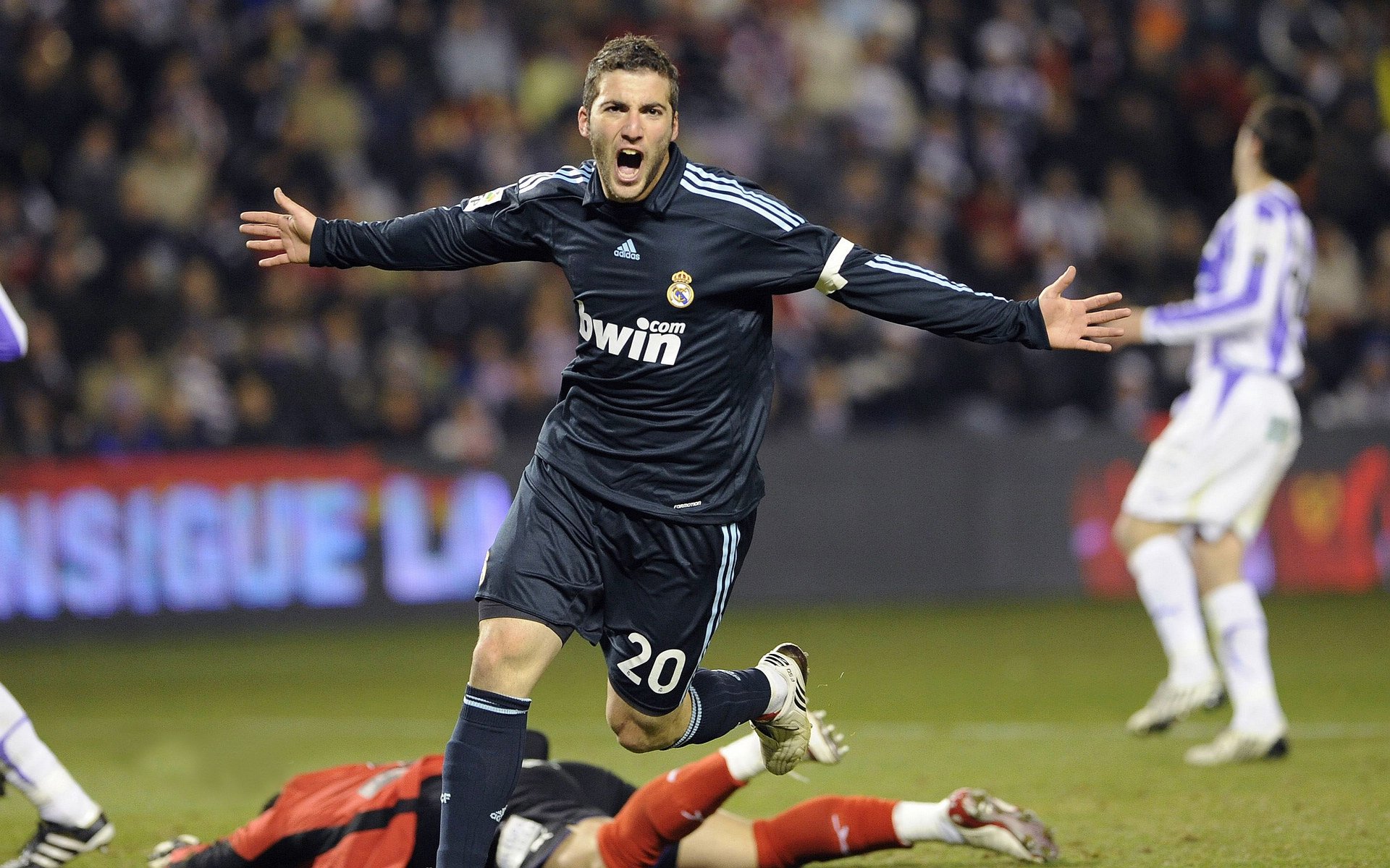 传奇之战！欧洲预选赛中的对决令人期待，欧洲预选赛对阵表